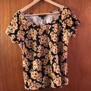 Sunflower Daisy F21+ scoop neck stretchy shirt
